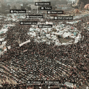 Bonifica spazio pubblico attraverso l’azione sociale. Piazza Tahrir, Cairo. 8 luglio 2011. Fotografata da Mohamed Elshahed