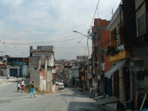 3_Ruy Ohtake, interventi di stabilizzazione nella favela di Heliopolis, San Paolo, Brasile (fotografie Andrea Vercellotti)